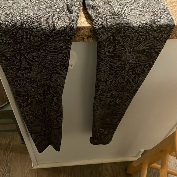 Iamfirstphorm women’s leggings grey multi color design size XS/S - Picture 10 of 10